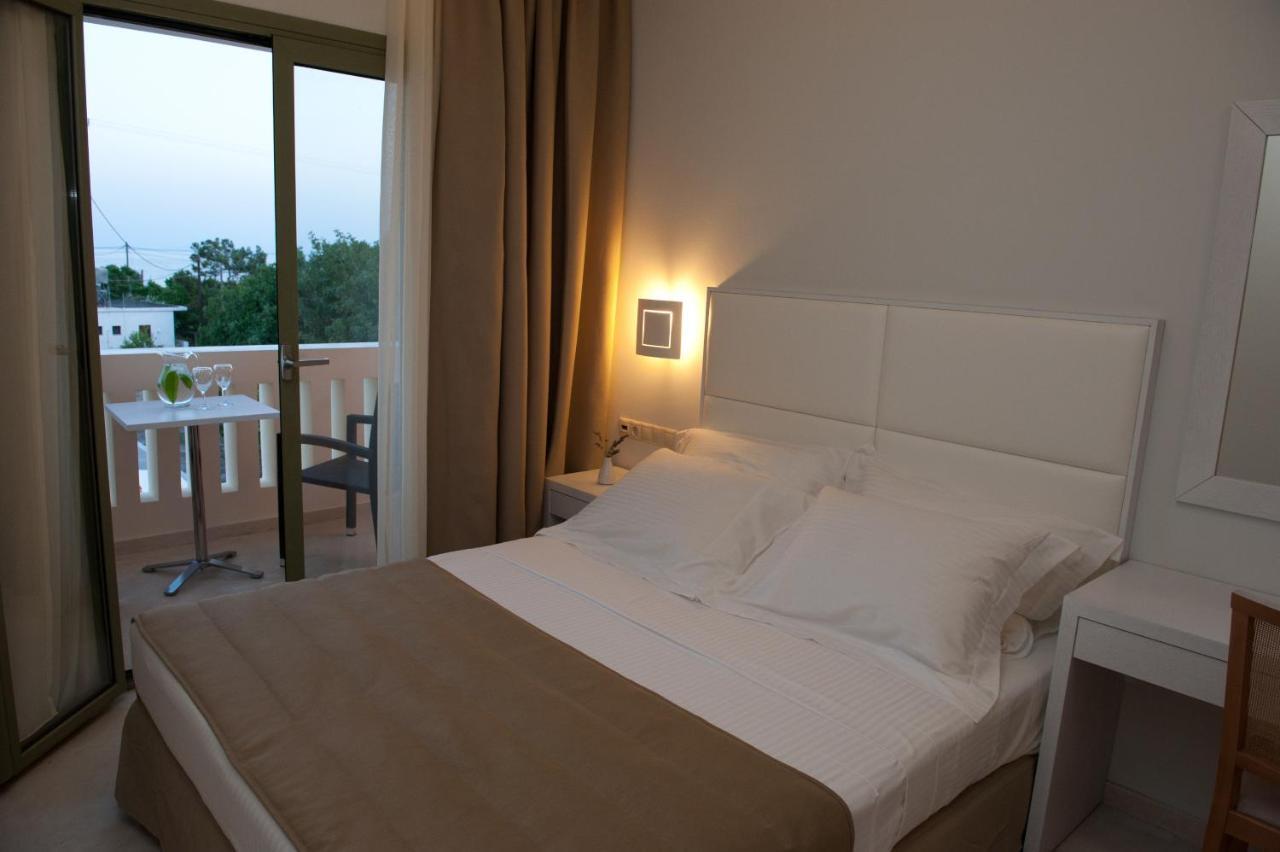 Aphrodite Samos Suites Marathókampos Chambre photo
