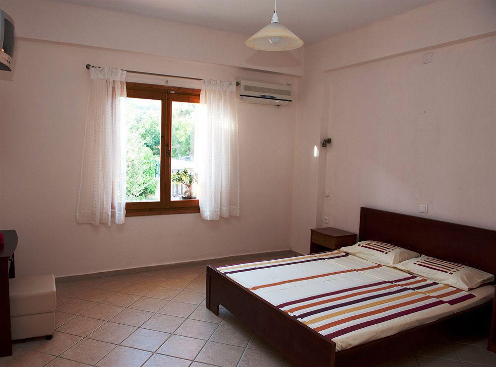 Aphrodite Samos Suites Marathókampos Extérieur photo